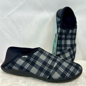 NWT Toms Mens Rodeo Slippers Black Plaid Rubber Sole Size 10